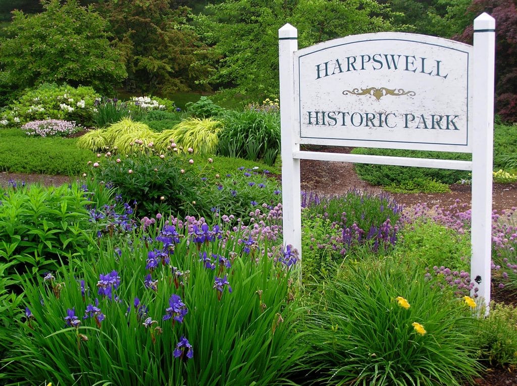 A sign for the Harpswell Historic Park